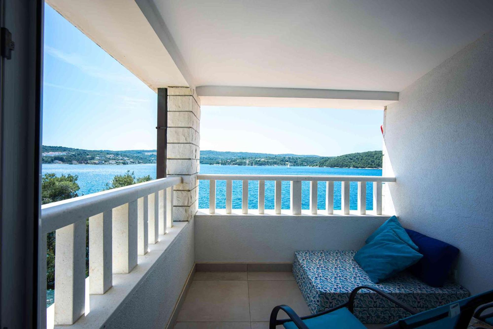 Boutique Guesthouse Sveti Petar, On The Beach, Heated Pool & Boat Berth - Adult Only Necujam Phòng bức ảnh